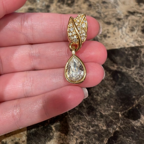 Swarovski Clip On Earrings - Picture 3 of 9